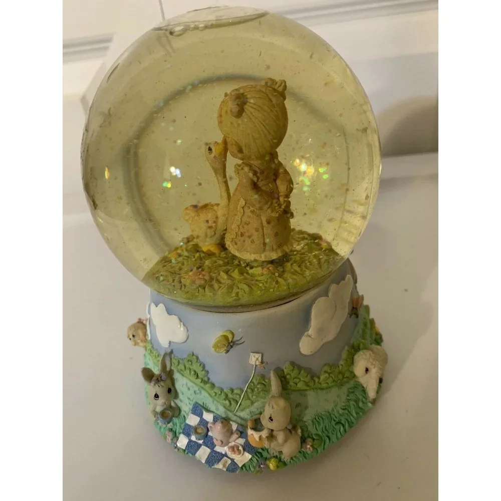 Enesco  Musical  Snowglobe  “In the Garden” ‎ 2003  precious  moments